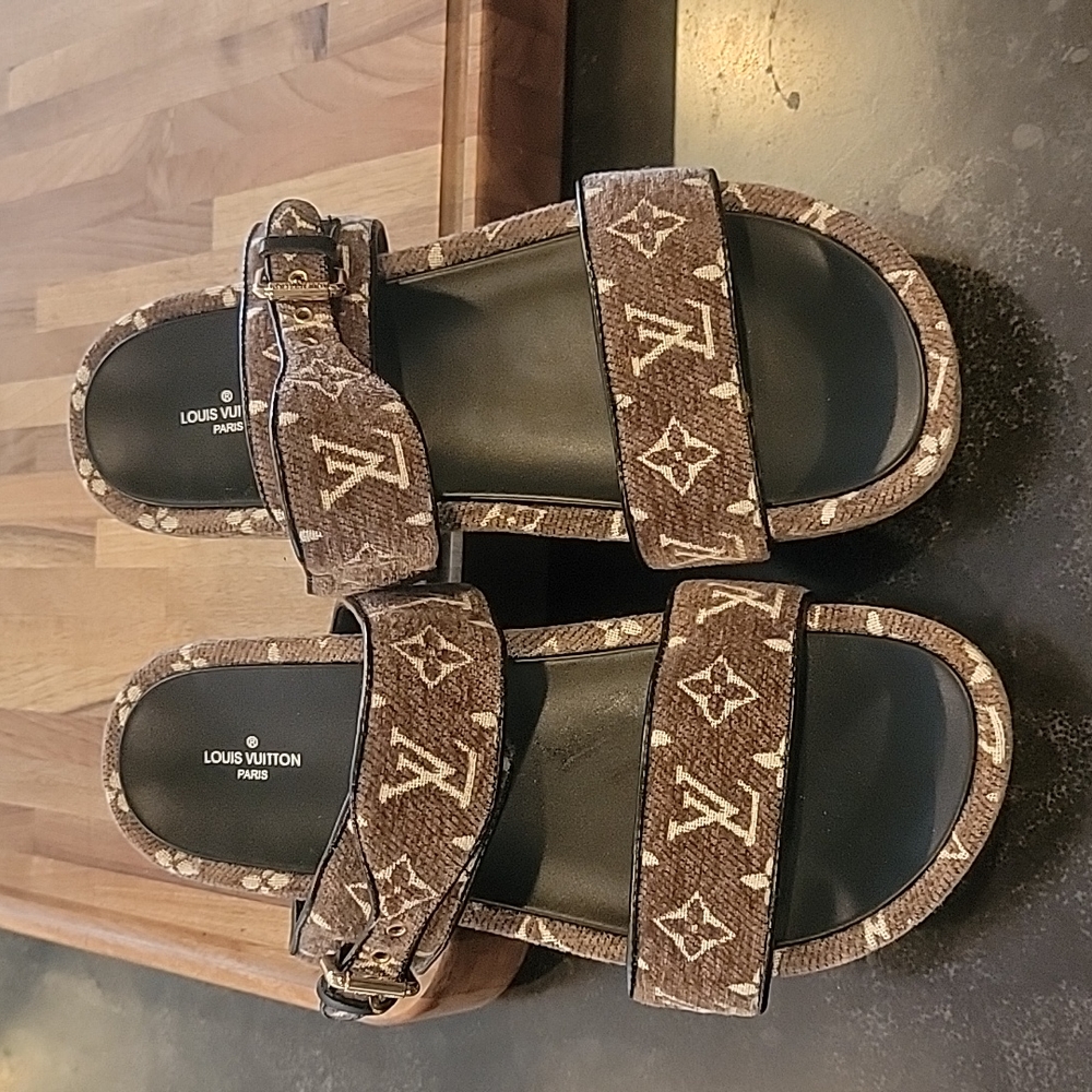 Slide sandals